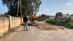 اللد: الشرطة تتراجع عن قرارها وتعيد فتح منافذ حي "س.ح" 